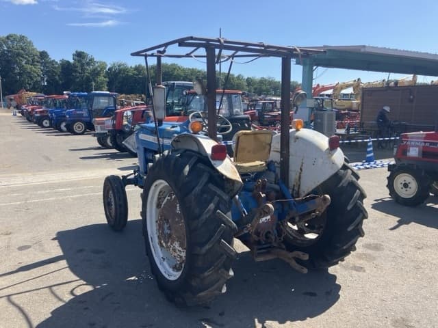 Tractor — Auction (lot 8456-1083)
