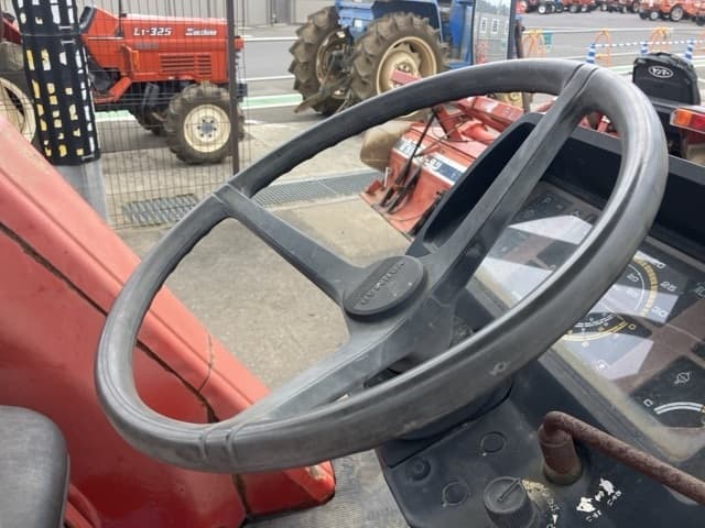 Tractor — Auction (lot 8456-1085)