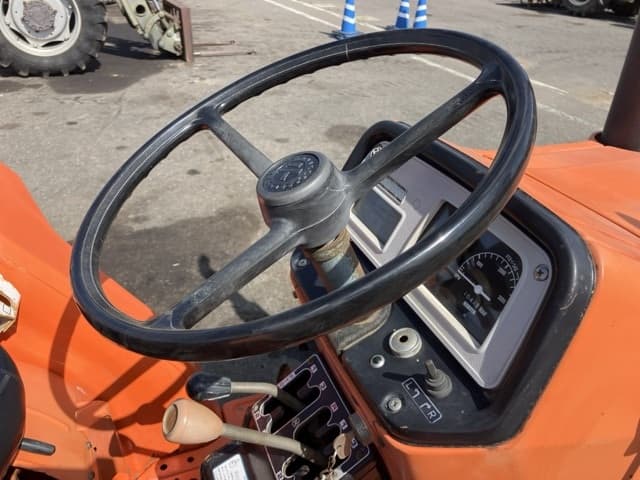 Tractor — Auction (lot 8456-1099)