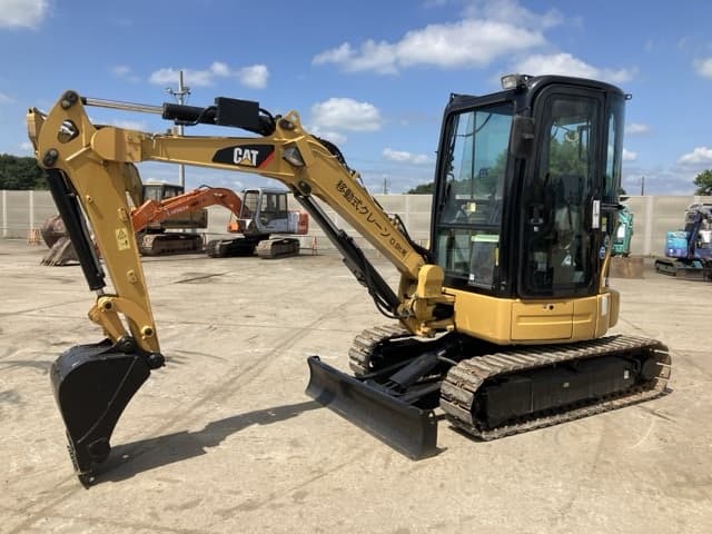 MINI EXCAVATOR — Auction (lot 8456-11)