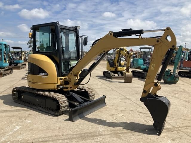 MINI EXCAVATOR — Auction (lot 8456-11)