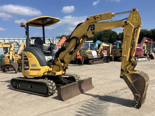 MINI EXCAVATOR — Auction (lot 8456-110)