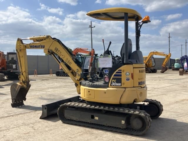 MINI EXCAVATOR — Auction (lot 8456-110)