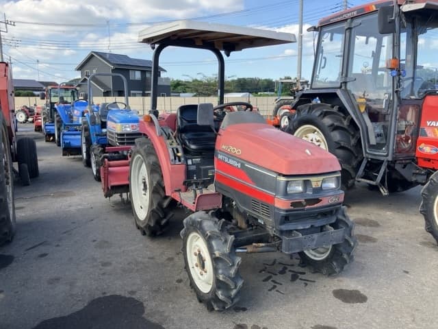Tractor — Auction (lot 8456-1100)