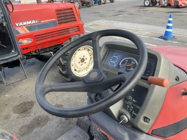 Tractor — Auction (lot 8456-1100)