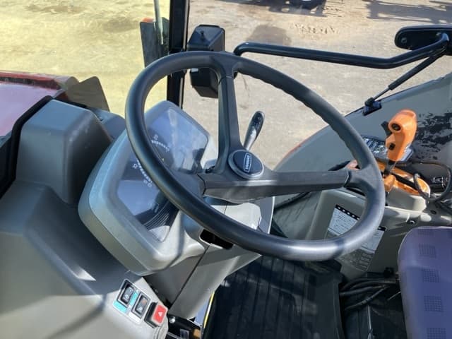 Tractor — Auction (lot 8456-1101)