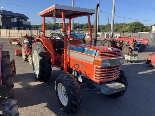 Tractor — Auction (lot 8456-1102)