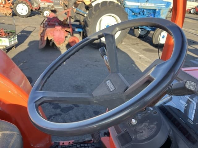 Tractor — Auction (lot 8456-1102)