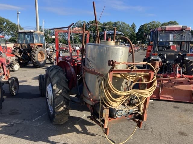 Tractor — Auction (lot 8456-1107)