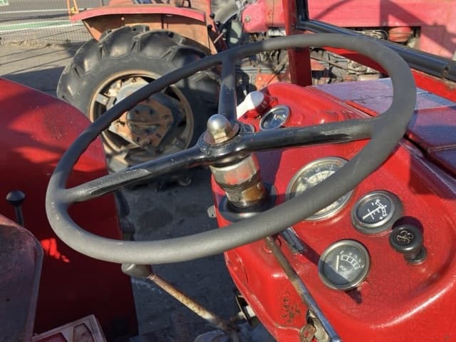 Tractor — Auction (lot 8456-1107)