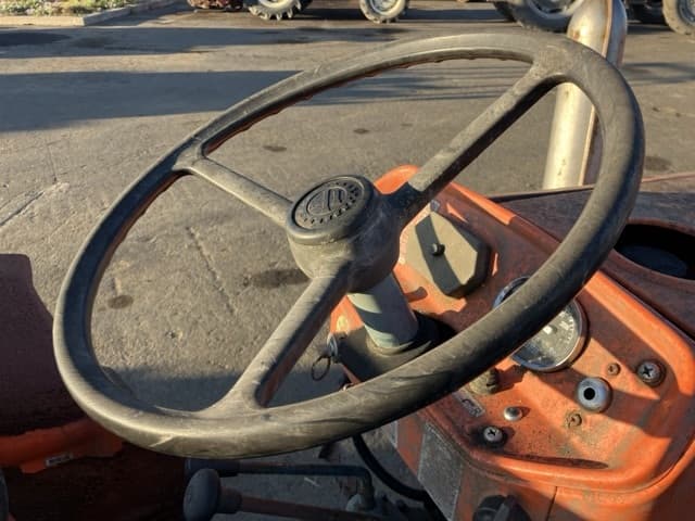 Tractor — Auction (lot 8456-1117)