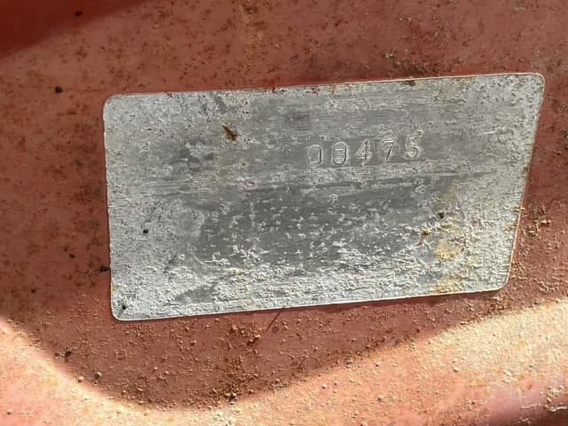 Tractor — Auction (lot 8456-1121)