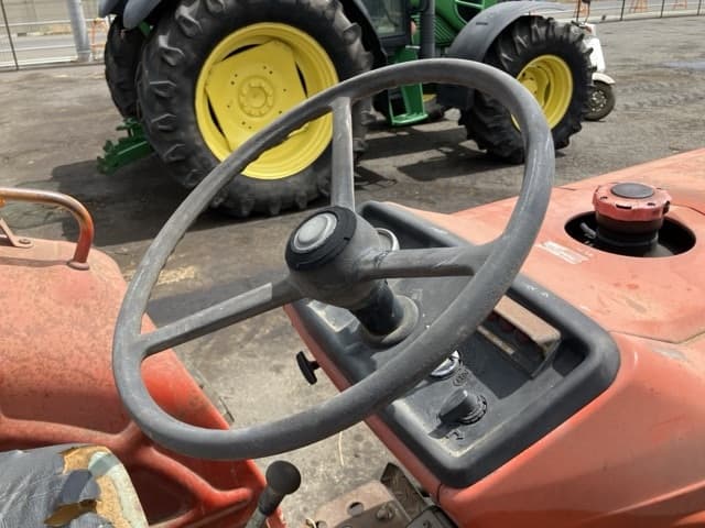 Tractor — Auction (lot 8456-1121)