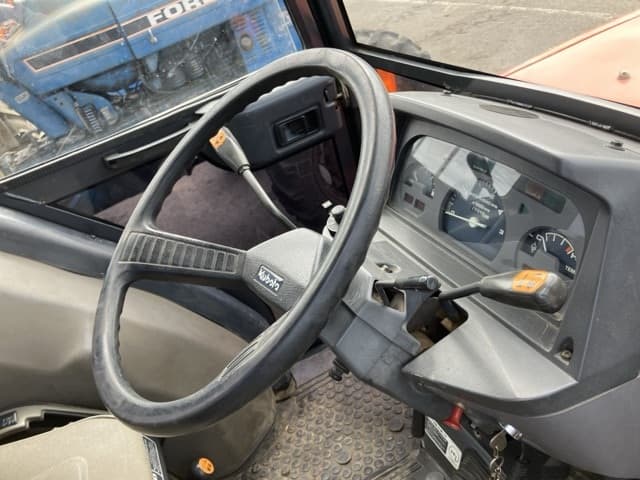 Tractor — Auction (lot 8456-1128)
