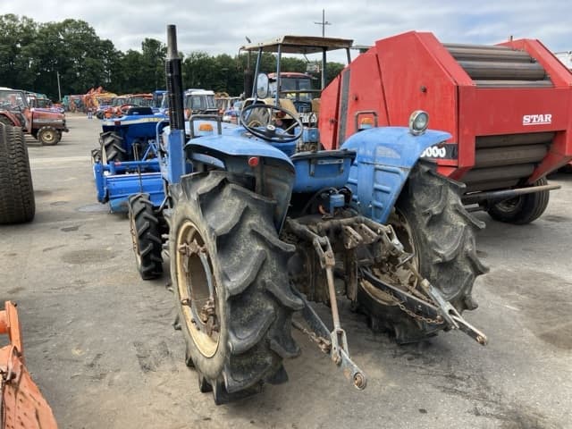 Tractor — Auction (lot 8456-1129)