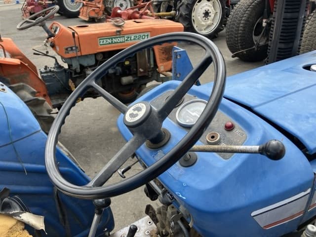 Tractor — Auction (lot 8456-1129)