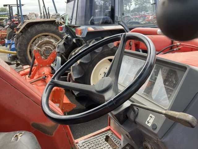 Tractor — Auction (lot 8456-1130)