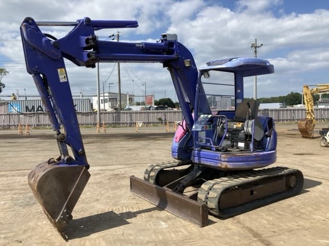 MINI EXCAVATOR — Auction (lot 8456-114)