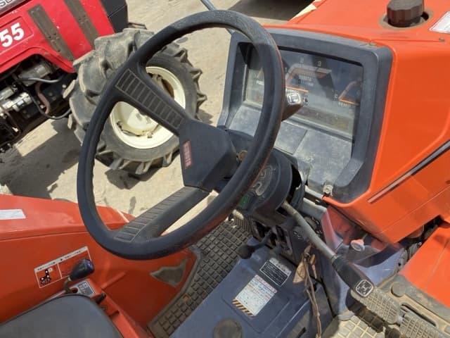 Tractor — Auction (lot 8456-1140)