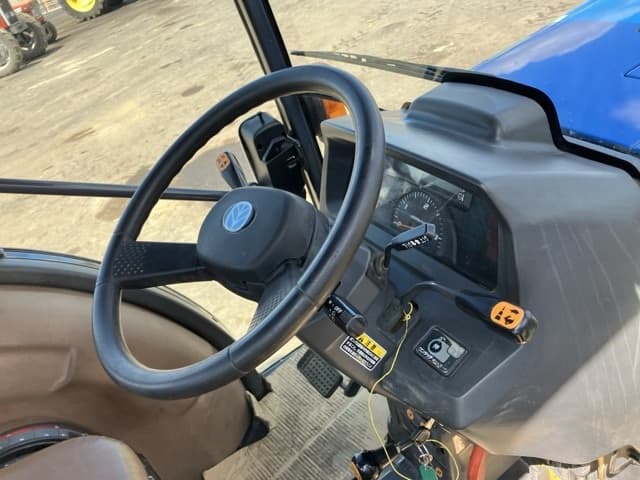 Tractor — Auction (lot 8456-1142)