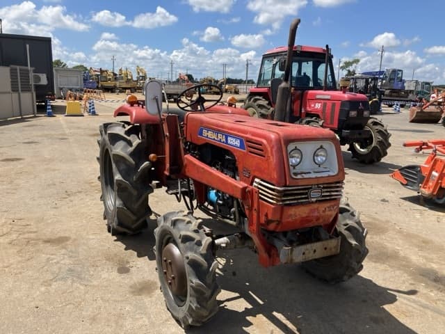 Tractor — Auction (lot 8456-1143)