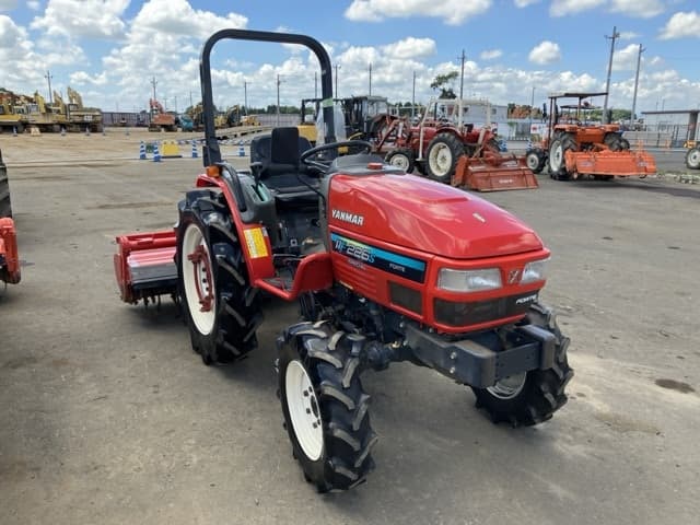 Tractor — Auction (lot 8456-1147)