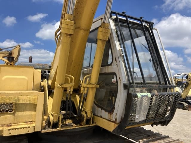 EXCAVATOR — Auction (lot 8456-116)