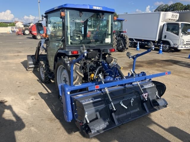 Tractor — Auction (lot 8456-1161)