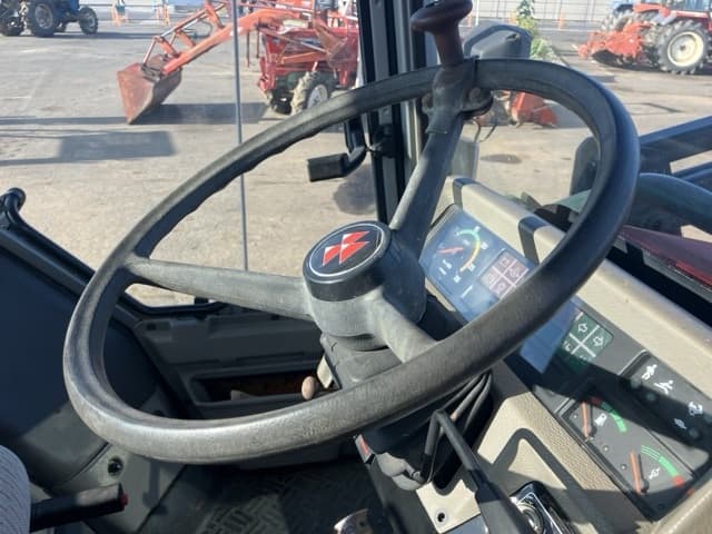 Tractor — Auction (lot 8456-1162)