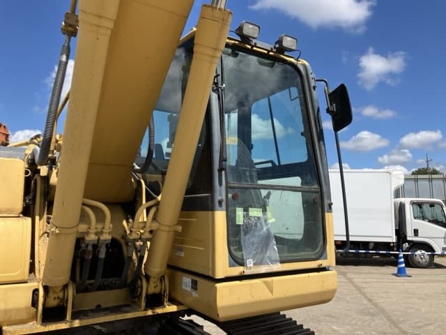 EXCAVATOR — Auction (lot 8456-117)