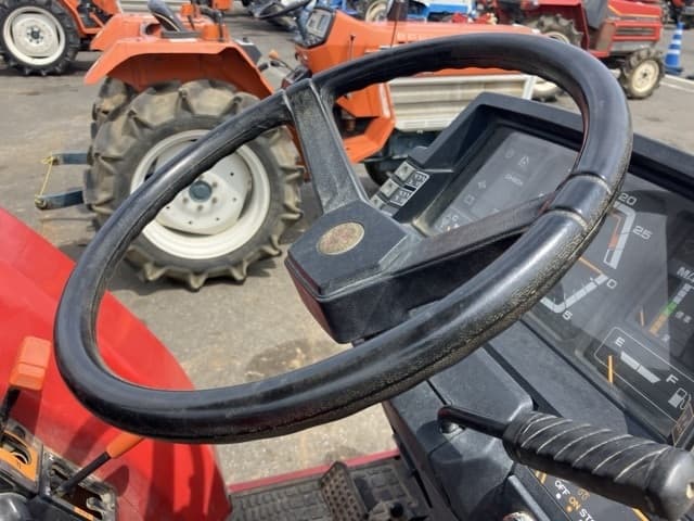 Tractor — Auction (lot 8456-1174)