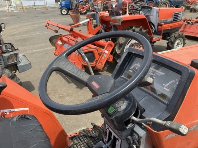 Tractor — Auction (lot 8456-1184)