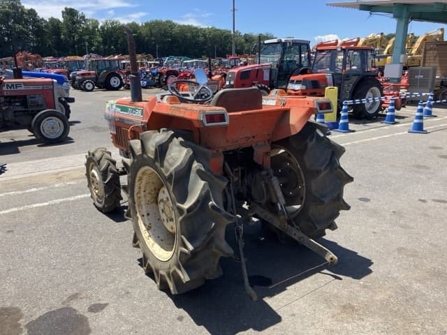 Tractor — Auction (lot 8456-1186)