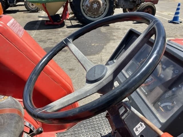 Tractor — Auction (lot 8456-1189)