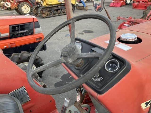 Tractor — Auction (lot 8456-1191)