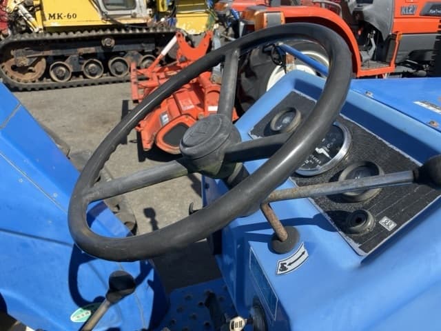 Tractor — Auction (lot 8456-1192)