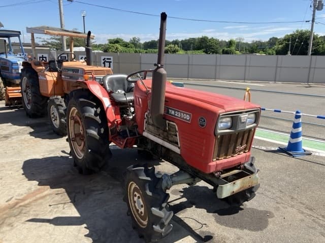 Tractor — Auction (lot 8456-1193)