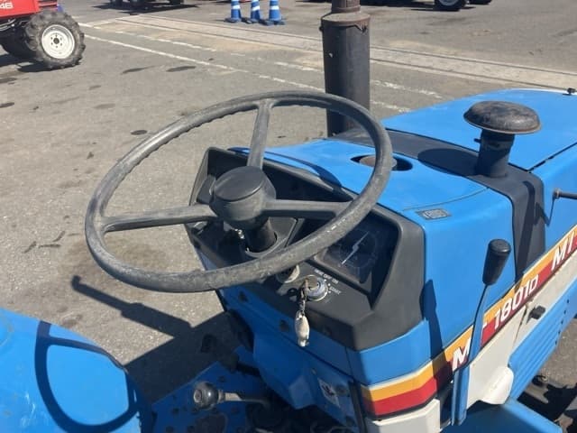 Tractor — Auction (lot 8456-1194)