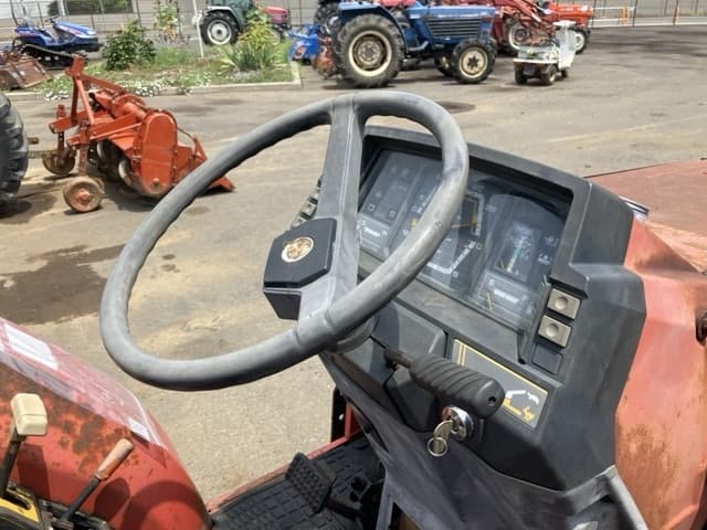 Tractor — Auction (lot 8456-1195)