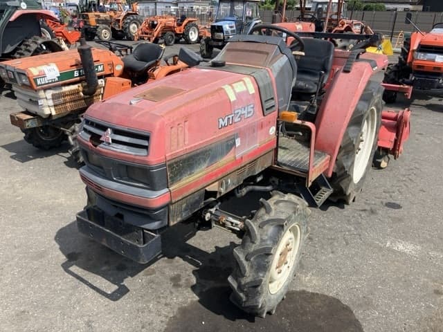 Tractor — Auction (lot 8456-1197)