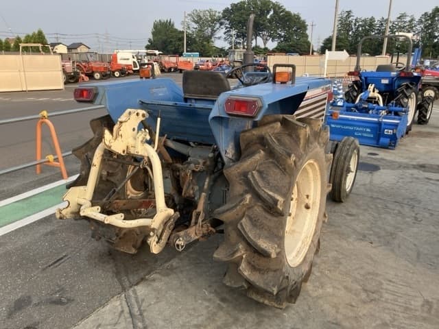 Tractor — Auction (lot 8456-1198)