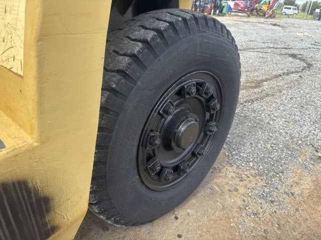 Forklift — Auction (lot 8456-12002)