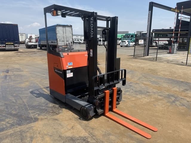 Reach Forklift — Auction (lot 8456-12005)