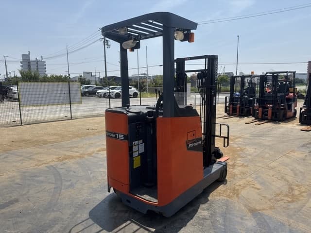 Reach Forklift — Auction (lot 8456-12005)