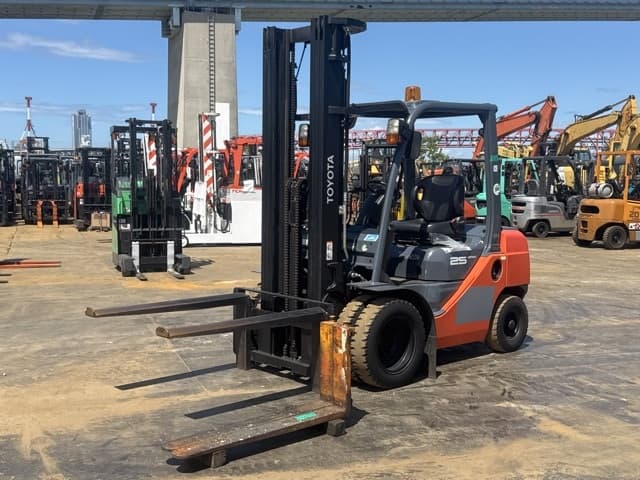 Forklift — Auction (lot 8456-12007)
