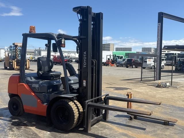 Forklift — Auction (lot 8456-12007)
