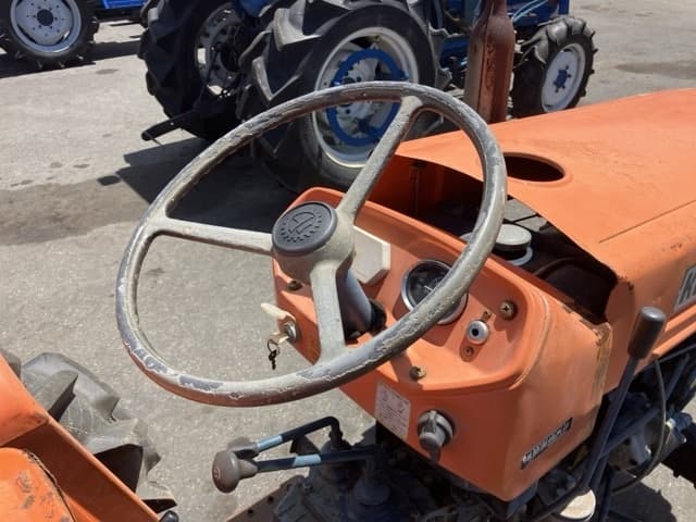Tractor — Auction (lot 8456-1201)