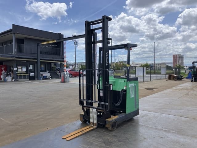 Reach Forklift — Auction (lot 8456-12025)