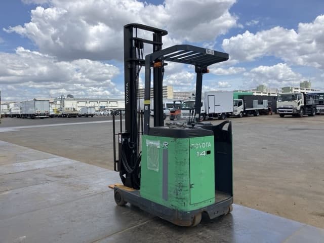 Reach Forklift — Auction (lot 8456-12025)