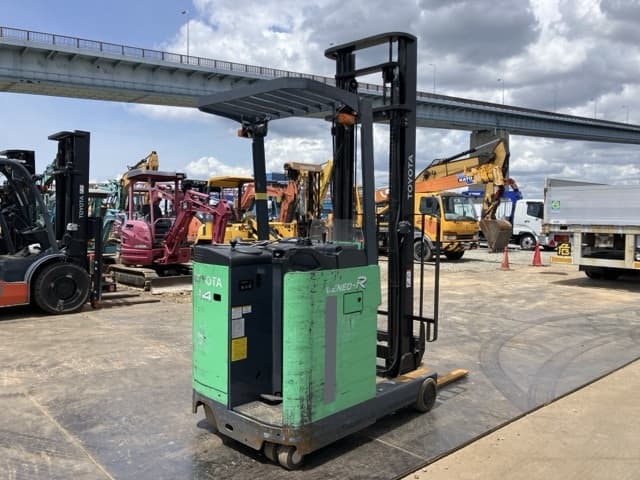 Reach Forklift — Auction (lot 8456-12026)